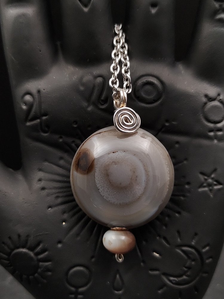 Eye Agate Oracles - Pale Spiral Chonk product image (1)