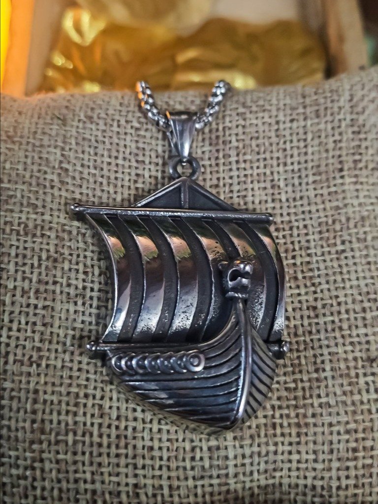 The Armored Kingdom Silver Longship of North Necklace product image (1)
