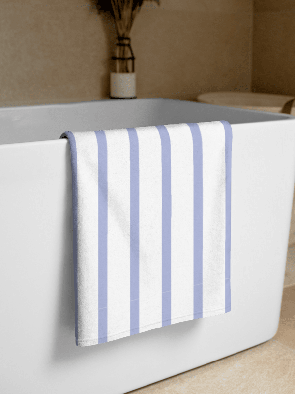 SEASIDE CHIC CLASSIC STRIPES BLUE WHITE TOWEL - Blau Weiss gestreiftes Handtuch product image (1)