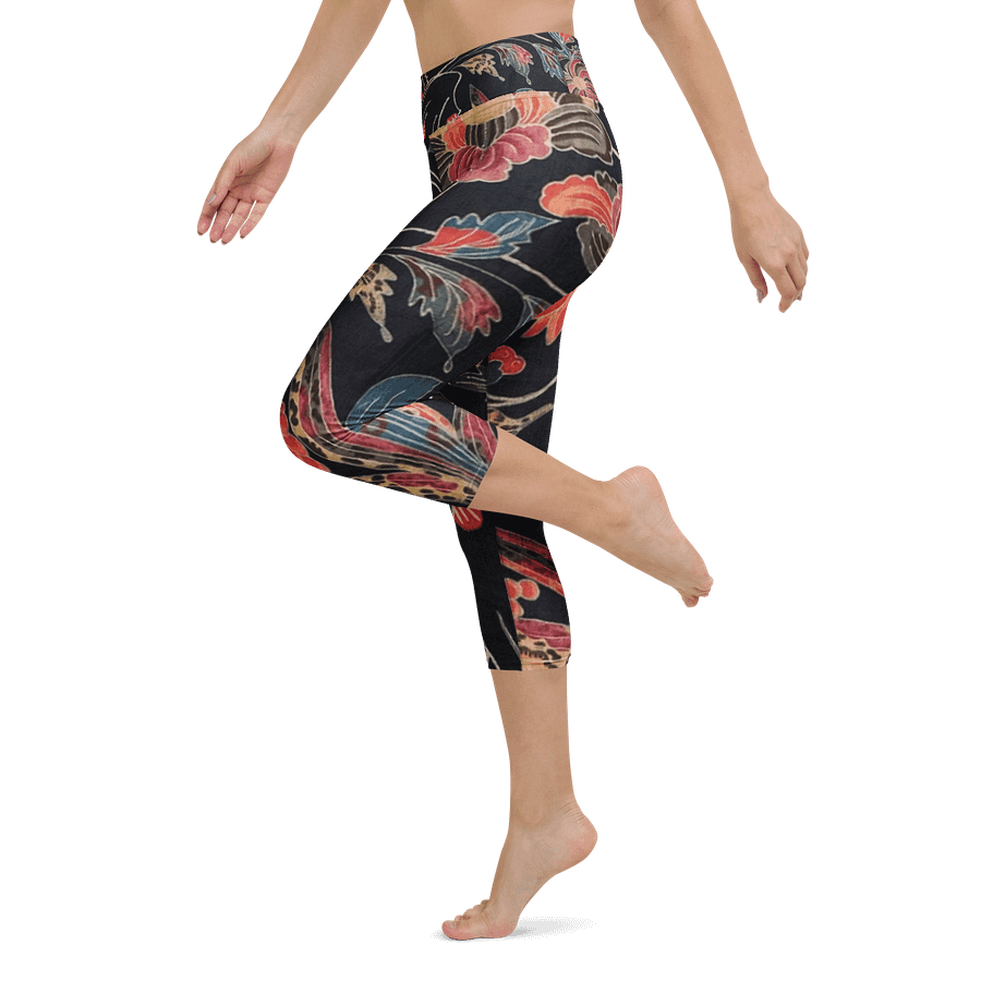 Red Flowers Capri Leggings product image (5)