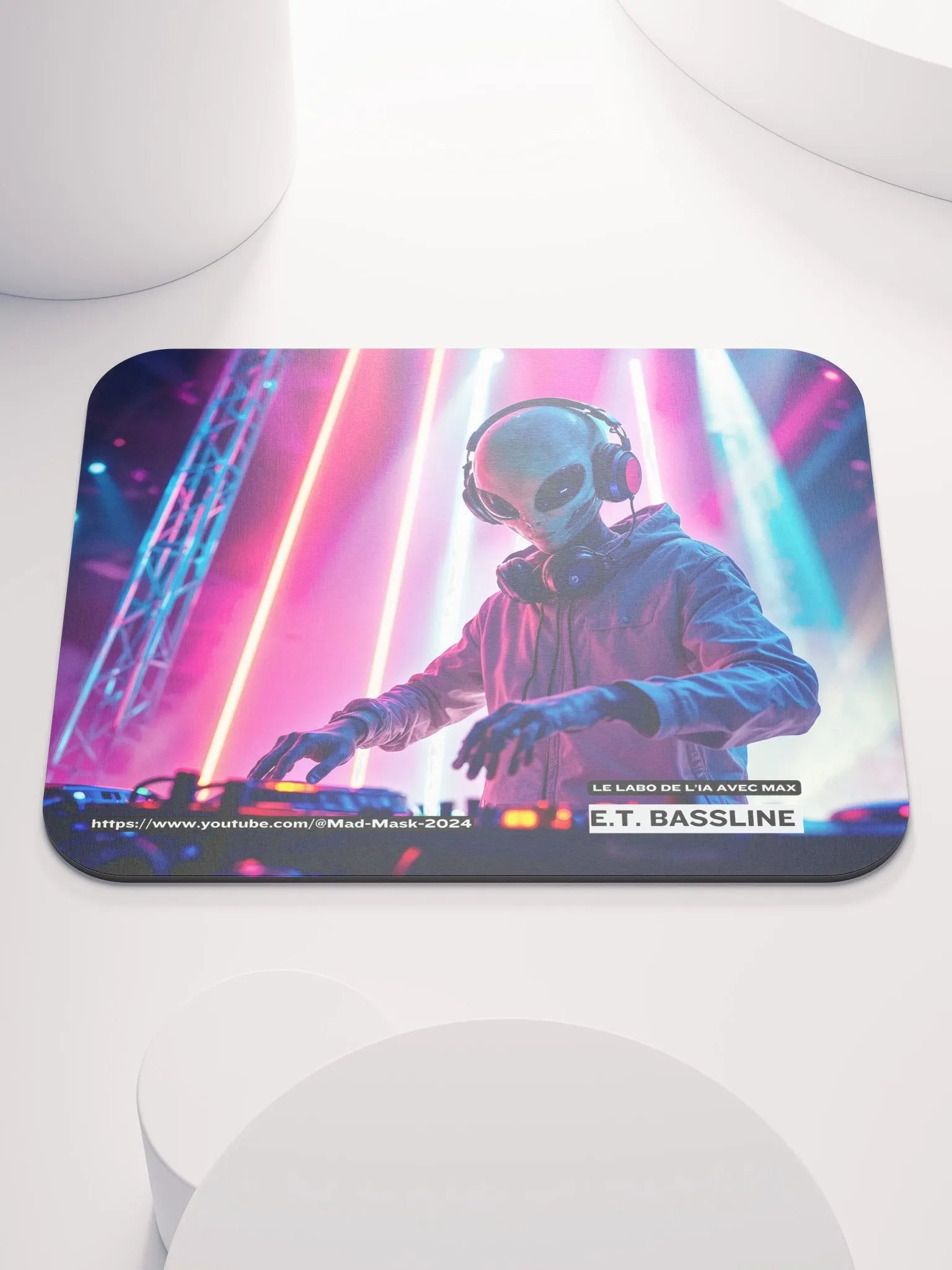 Classic Mouse Pad : E.T. Bassline product image (1)