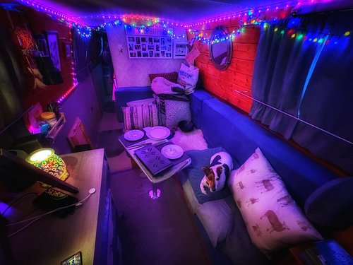 That lovely time of the week when #work is all done and I’m sitting in the cratch of the #narrowboat awaiting her ladyship to...