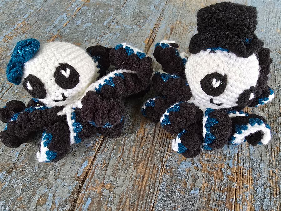 Dressed up Octopus couple Plushies 🐑 product image (1)