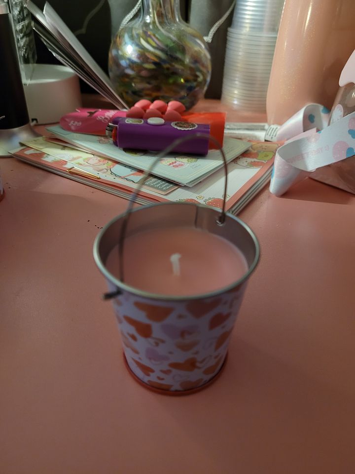 Rose Candle product image (1)