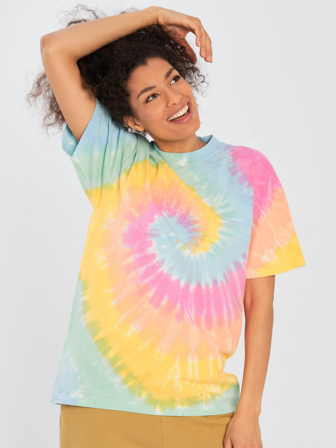 Photo showing Shaka Wear Oversized Tie-Dye T-Shirt