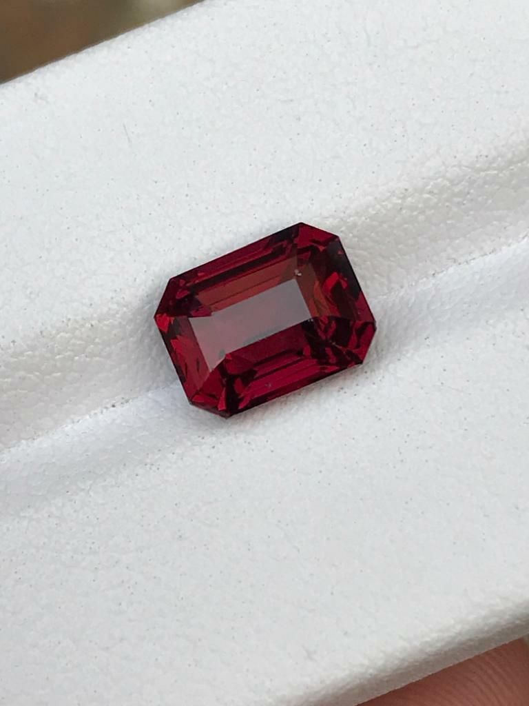 SRILANKAN GARNET DEEP RED COLOR LOOSE GEMSTONE EMERALD CUT, 3.75 CARAT product image (10)