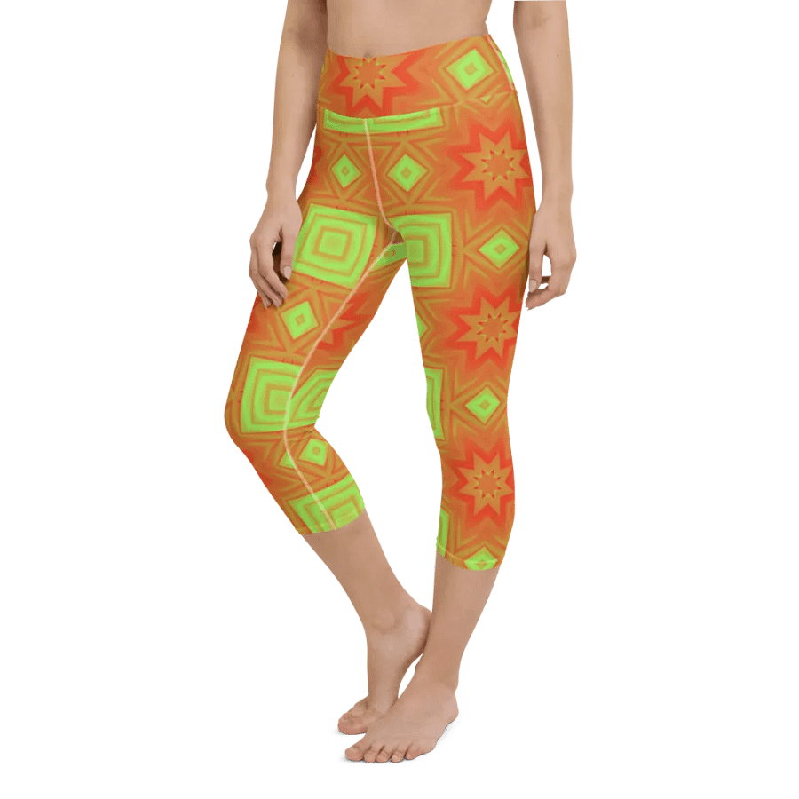 Graphic Gaze Capri Leggings product image (12)