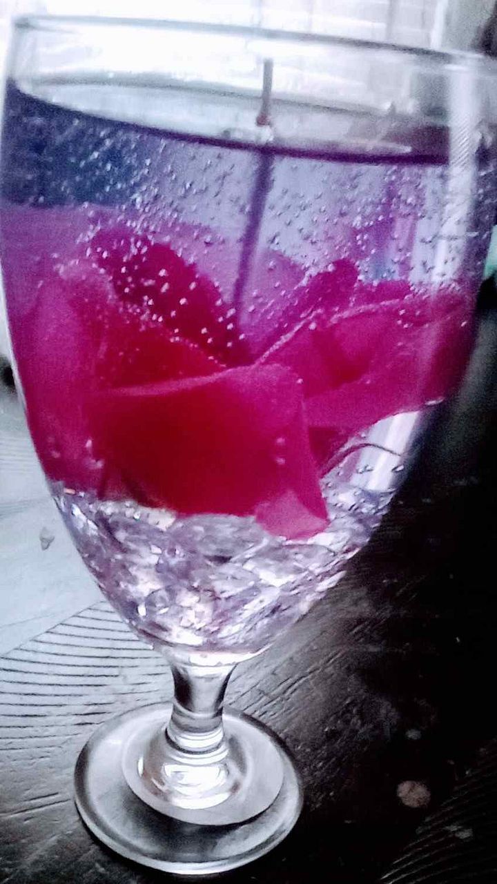 Clear Gel Wax Rose Champagne Glass Candle product image (2)