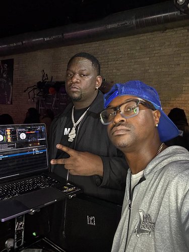 S/o to @iamdjfresh for pulling up to @truthloungemke last night it was #lit keep killing these shows bro!!