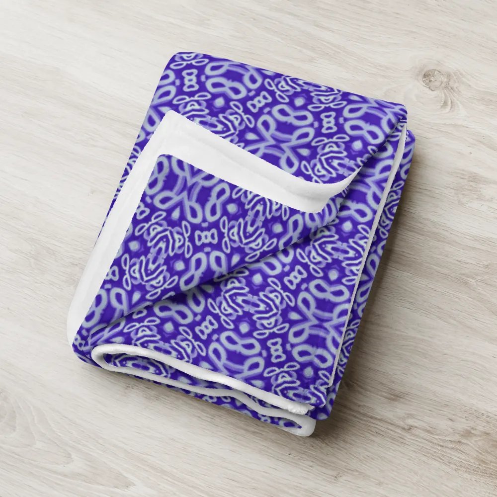 Elegant Purple & White Seamless Patterned Throw Blanket product image (7)