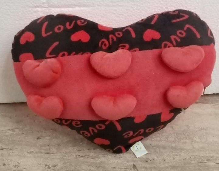 HEART PILLOW product image (1)