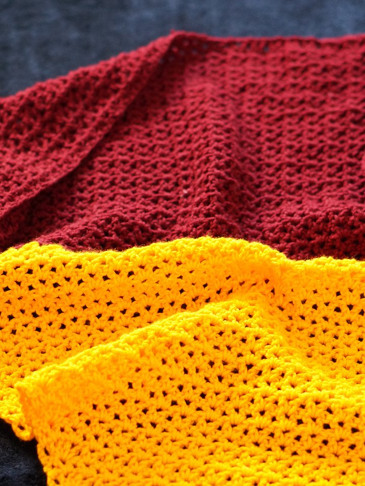 Striped V stitch triangular shawl pdf pattern product image (1)