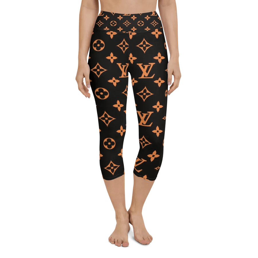 Interlinked Iconic Symbols Yoga Capri Leggings product image (10)