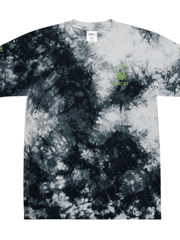 Green Cannabis Leaf | Graphic Tee product image (5)