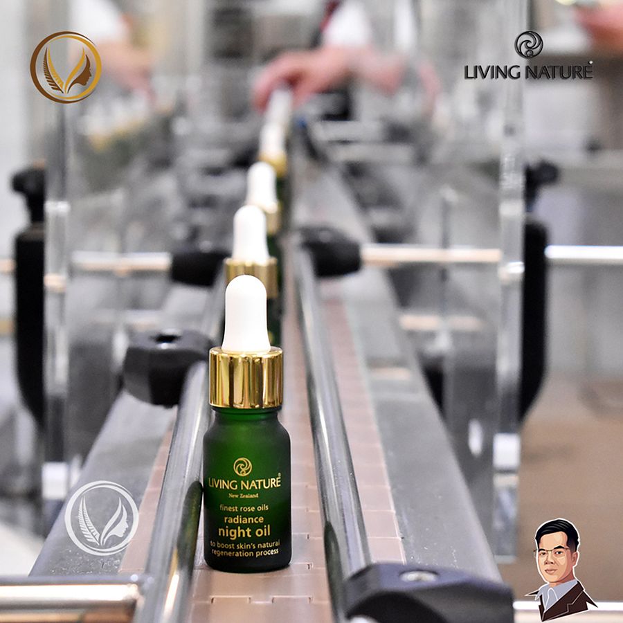 Dầu dưỡng sáng da, giảm sạm nám ban đêm Living Nature Radiance Night Oil 18ml product image (2)