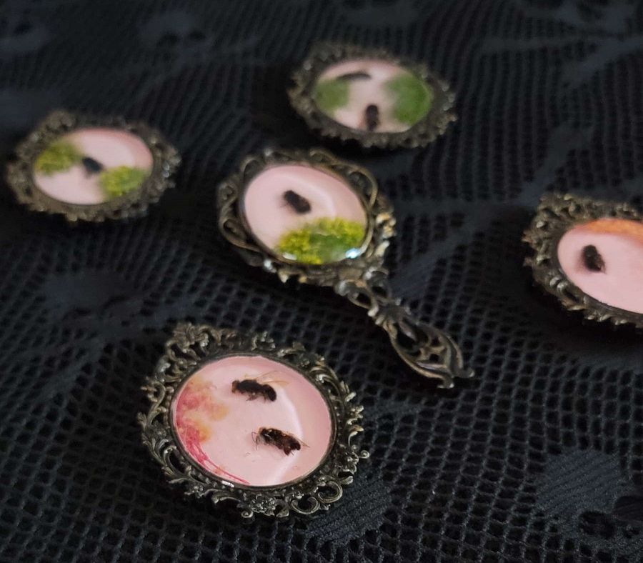 Resin Bee Magnet product image (3)