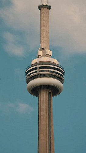 Ever wondered how fast your heart beats when you see an art piece? Well, here is your chance at the @agotoronto 

#canadianar...