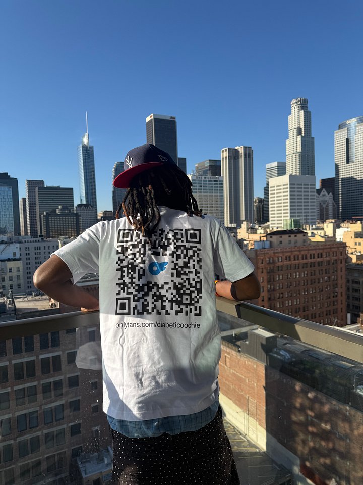 I WENT TO COOCHIEFEST N ALL I GOT IS THIS STUPID TSHIRT product image (2)