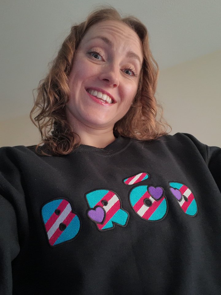 Bród Meaning Pride | Classic Crewneck in Irish / Gaeilge for Trans PRIDE 🏳️‍🌈🏳️‍⚧️ product image (2)