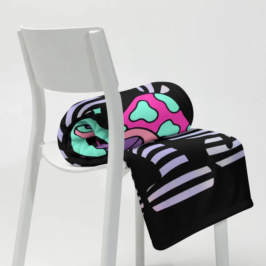 Trippy Drip Fleece Throw Blanket product image (8)