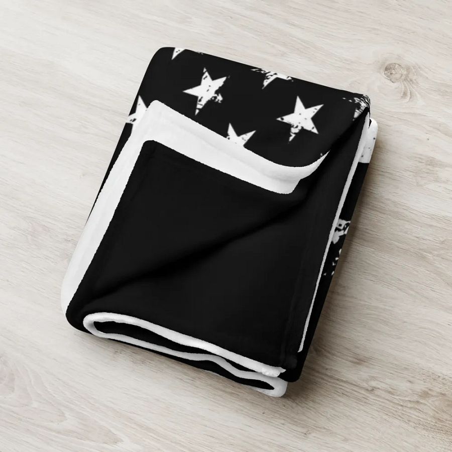Patriotic Comfort: Distressed Stars and Stripes Black and White American Flag Throw Blanket product image (6)