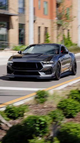 This Mustang doesn’t know calm!!

#mustang #mustanggt #carporn