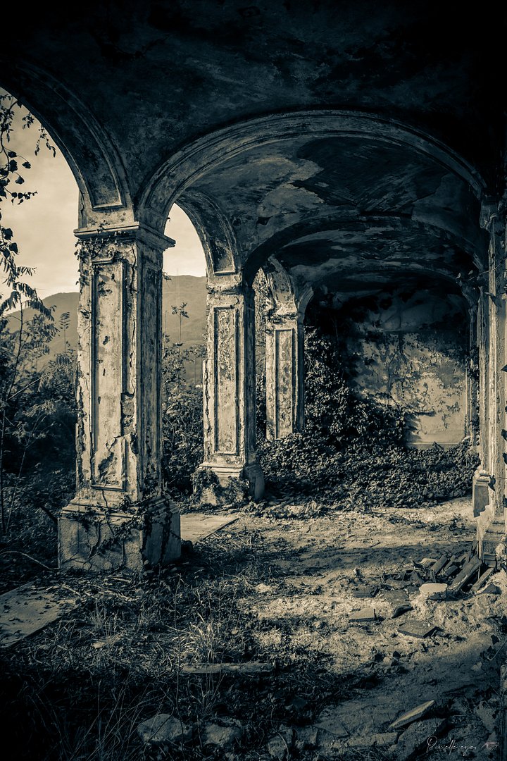 Villa Massimo – Italian Urbex Treasure product image (1)