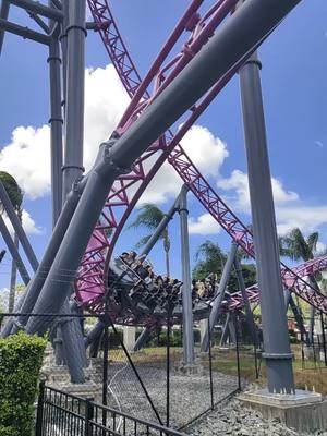 Warner Bros Movie World DC Rivals Hyper-Coaster, Theme Park Rides, Slow Motion amusement park rides #movieworld #movieworldaus #hypercoaster 