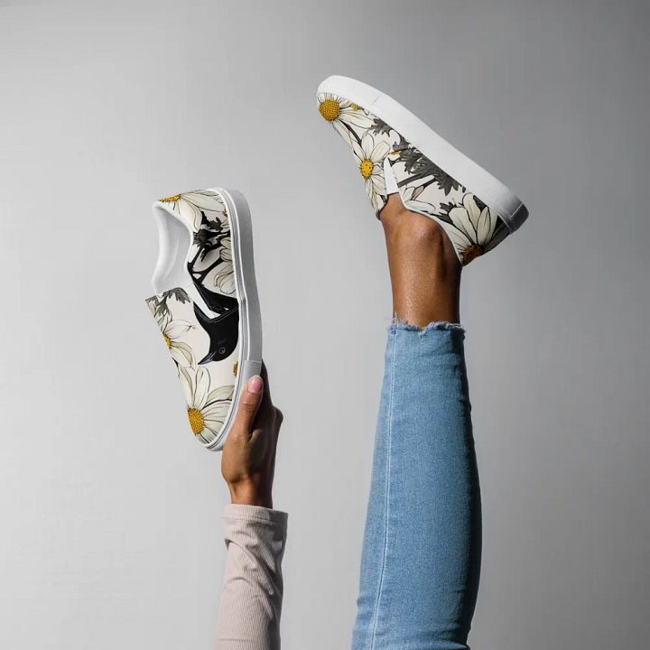 Women's Slip-On Canvas Shoes 🌼 Lovely Wildflower and Black Bird product image (1)