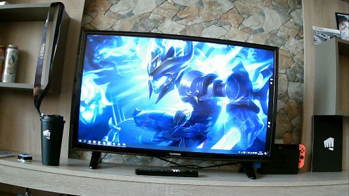 League Of Legends Setup just after moving to a new appartment, still in progress to get the last adquisitions in place