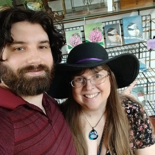 So excited  I am now a vender at Turin Road Treasures. It's their anniversary too! Rob and I put my art prints on display. 

...