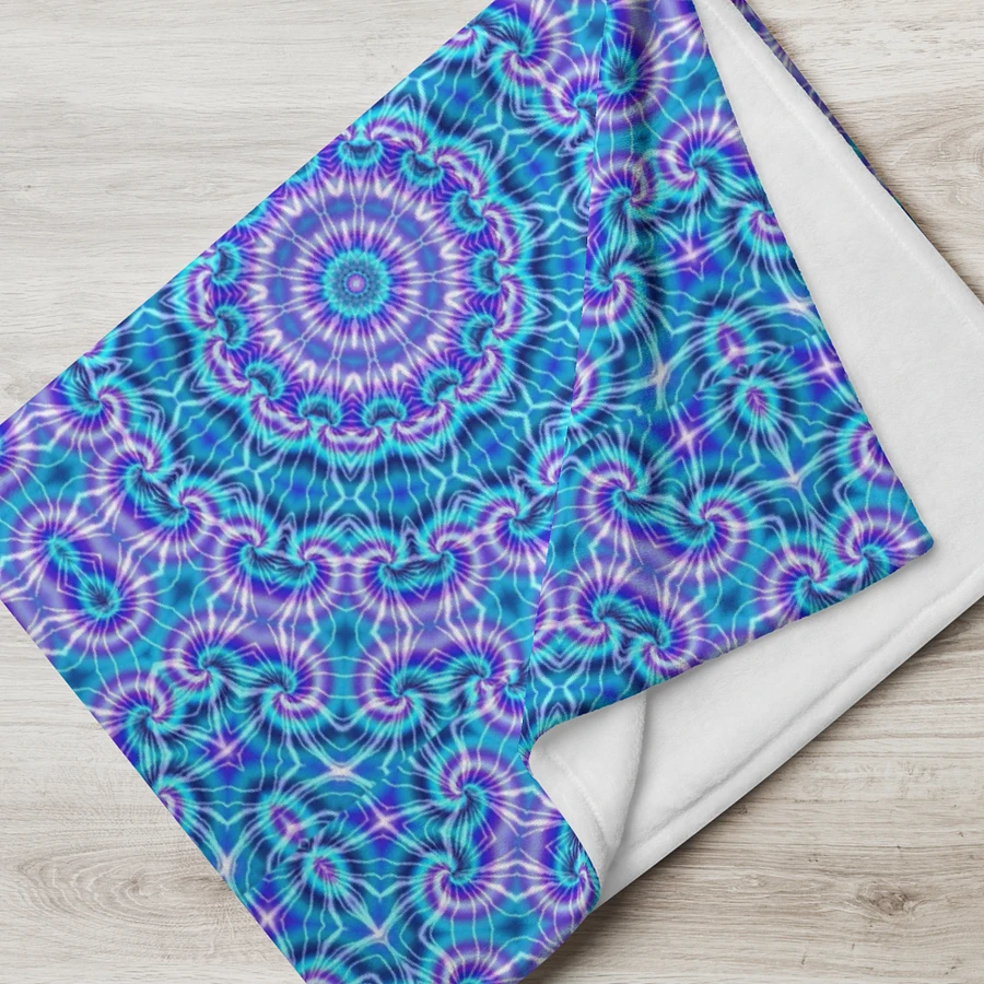 Blue and Purple Tie Die Kaleidoscope Throw Blanket product image (17)