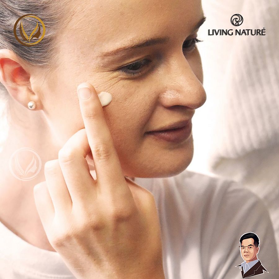 Gel dưỡng da ban đêm cho da mụn, dầu Living Nature Balancing Night Gel 60ml product image (2)