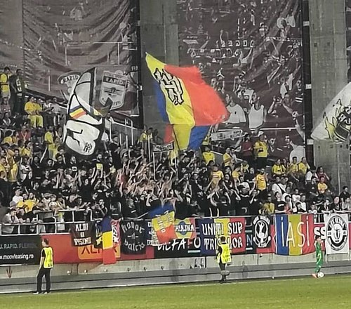 🇪🇺 Campionatul European U19 : Olanda - ROMÂNIA (23.06.2025)

📸 Sursa foto: @honoretpatria

.
.
.
#ultras #ultrasromania #roma...