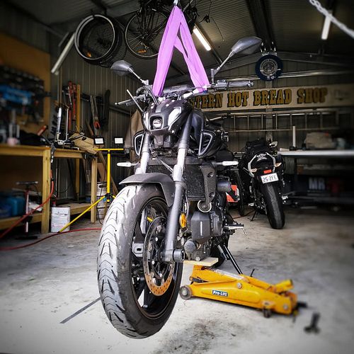 Had a great day on the tools with @kurts_vision fixing what Yamaha didn't on the MTO7. 100% improved. 

#yamaha #mt07 #suspen...