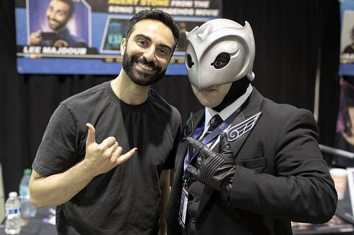 It was awesome briefly meeting @leemajdoub A.K.A. Agent Stone himself! Hype for Sonic 3 next month! | #devilgeto #craftingveg...