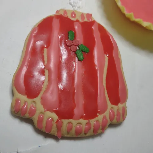 Had so much fun decorating these Ugly Christmas Sweater cookies on stream, this evening. The set had 16 cookies, but they wer...
