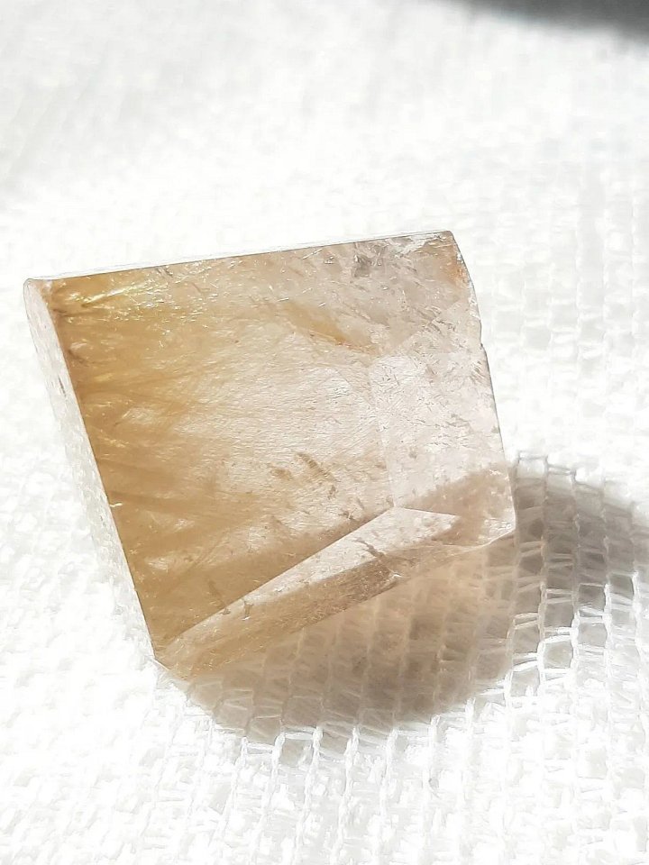 Golden rutile quartz gem product image (2)