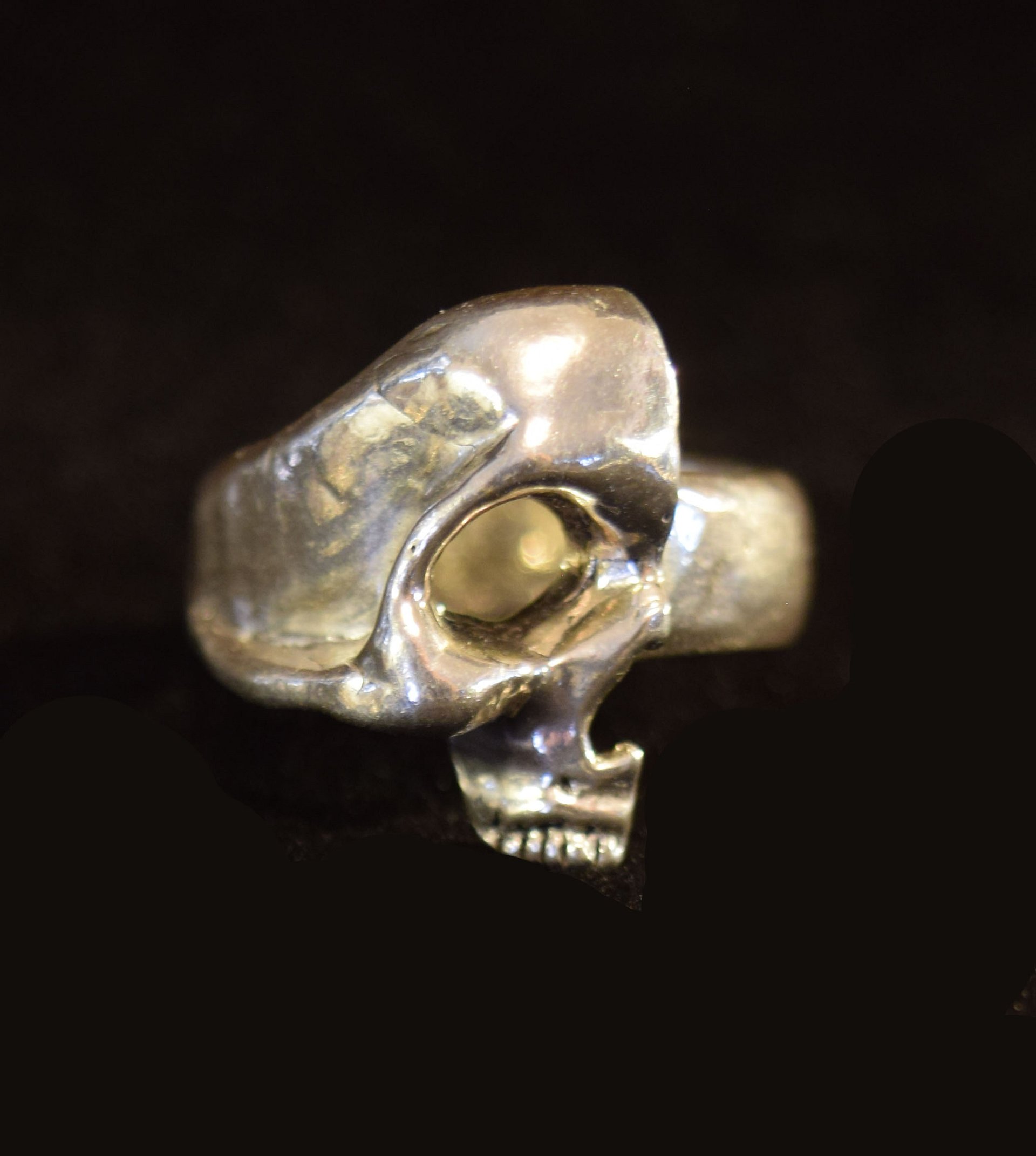 HALF SKULL RING product image (2)