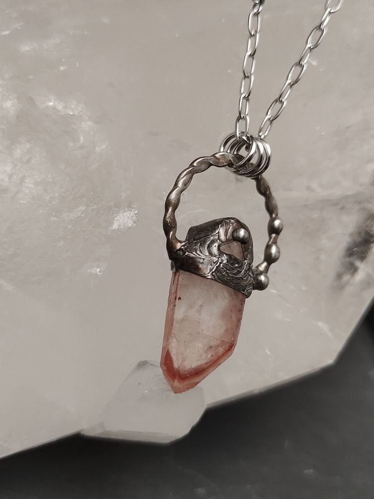 Sorcery Talisman - Blood Phantom QTZ product image (2)