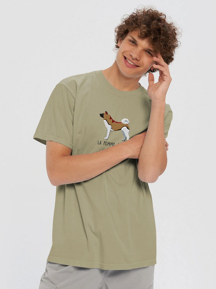 La Femme Akita T-Shirt(Embroidered) of an American Akita product image (13)