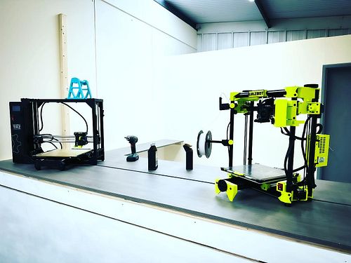 It’s a @lulzbot3d kind of day today! Sizing things up, whipping down some paint and waiting for lighting to arrive! #sidekick...