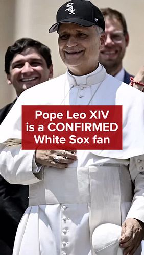 CONFIRMED: The Pope is a White Sox fan 👀