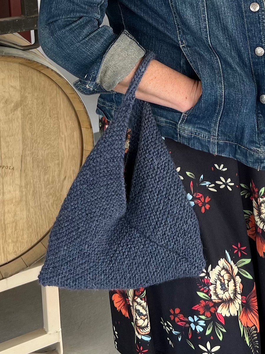 Folded Rectangle Knit Purse product image (1)