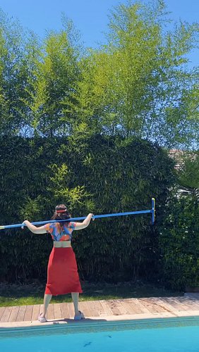 La saison de la bouée est officiellement ouverte 🛟 
Même quand j’suis moche on a dchit 

#musique #été #summersong