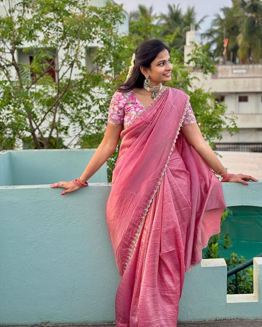 Partywear Gold Crush Silk saree with beautiful boutique product image (7)
