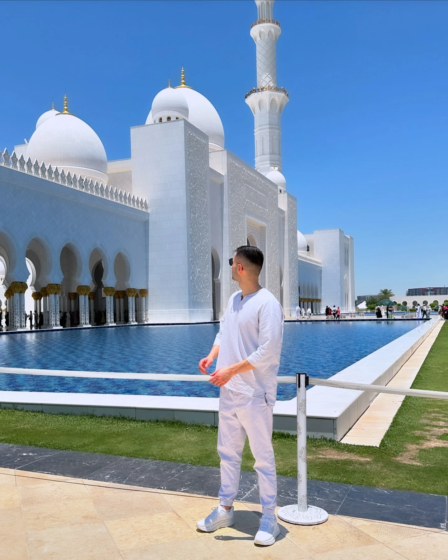 Have you been here ? 
#abudhabi #sheikzayedmosque