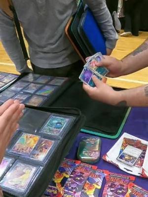 The time I was robbed at a card convention #pokemon #destinedrivals #tcgcollector #pokemoncards