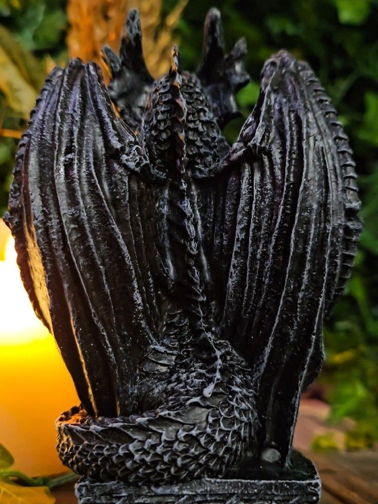 The Armored Kingdom Draconian Shield Guardian of the Realm Drgaon Statue product image (4)