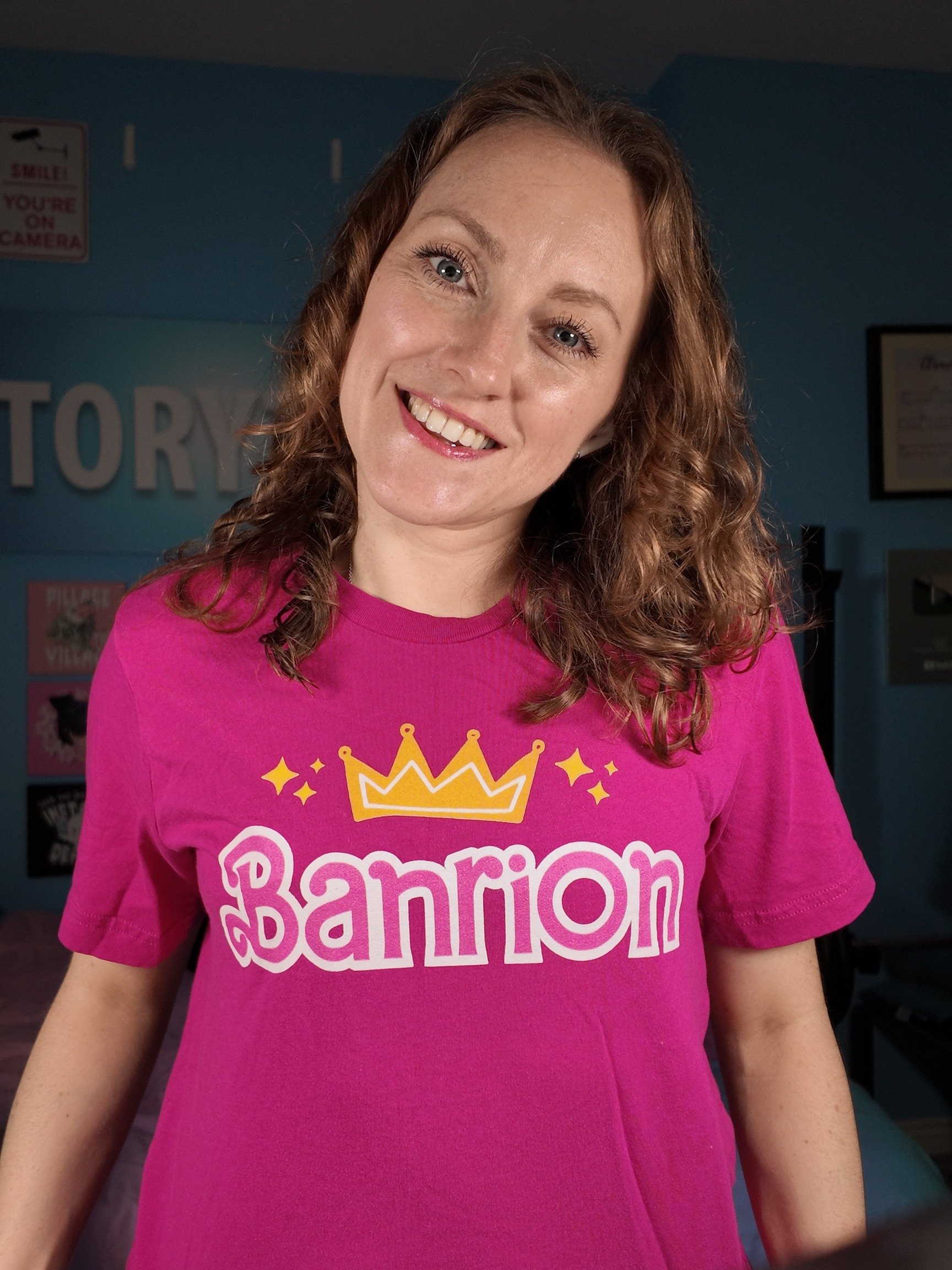 Banríon Meaning Queen | Supersoft T-Shirt in Irish / Gaeilge product image (3)